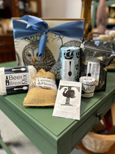 Load image into Gallery viewer, Northern Comfort Gift Box - Mulling Spices, Stuffing, Stew, Rice, Bread, Turkey Trimmings
