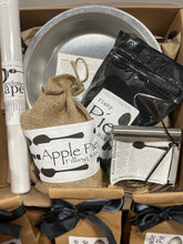 Load image into Gallery viewer, Pie Kit Gift Box, 2 varieties - Mixed Fruit and Apple
